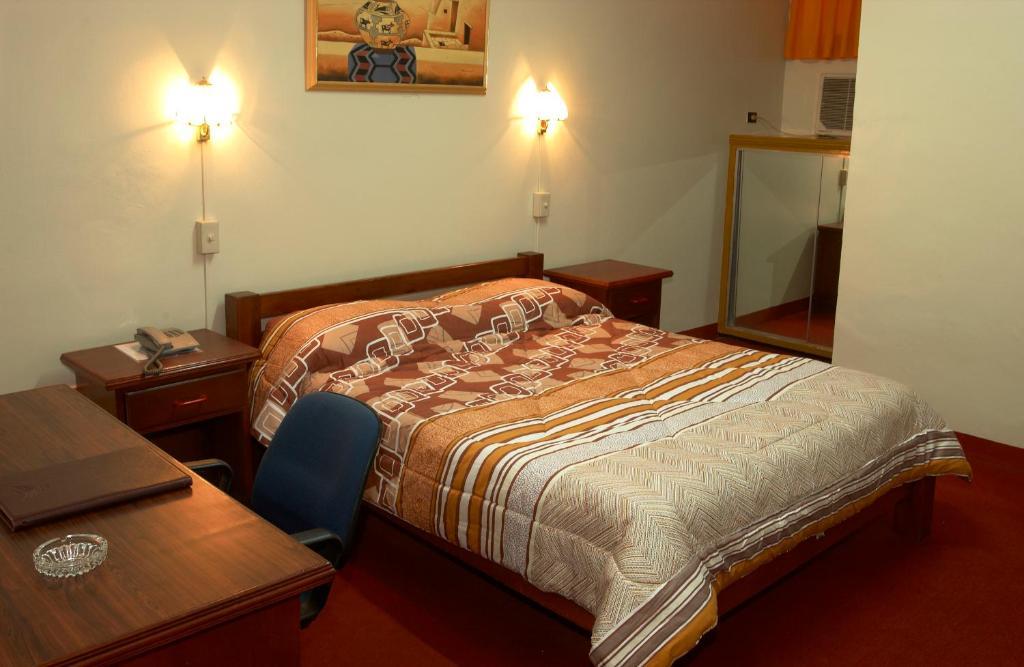 Phoenix Hotel Анхелес Номер фото